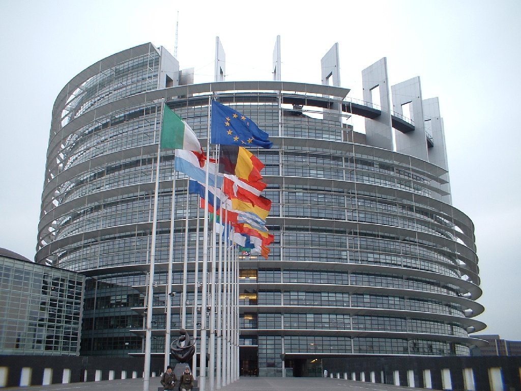 Strappo di Lega e 5 Stelle. A Strasburgo voto contrario per nuove sanzioni alla Russia