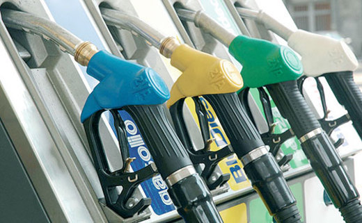 Reggetevi forte vi do una notizia inedita: aumentano le accise sulla benzina