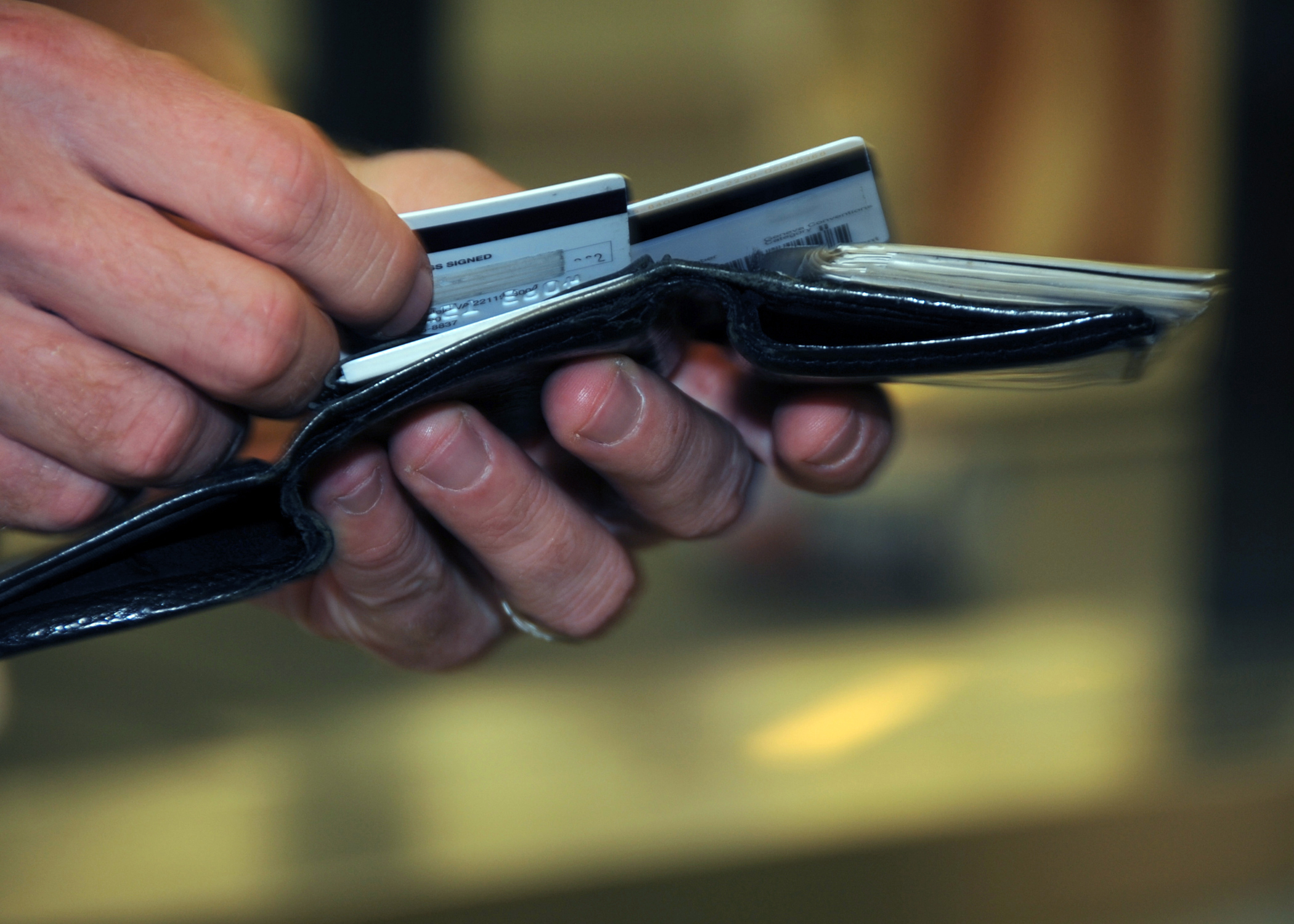 Il nuovo regolamento Ue sui pagamenti elettronici disincentiva l’uso delle carte