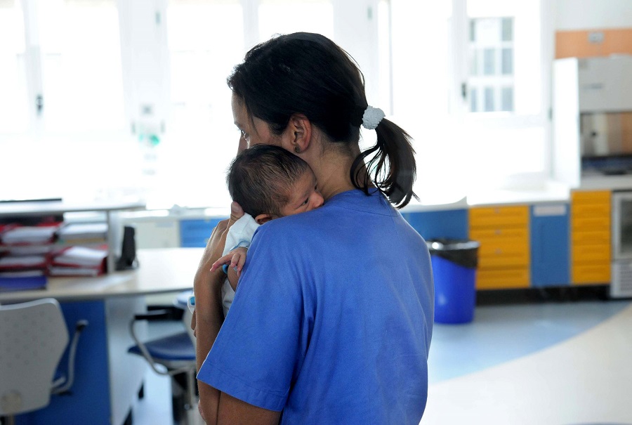 Maternità, i diritti mancati dall’Italia secondo l’Oms