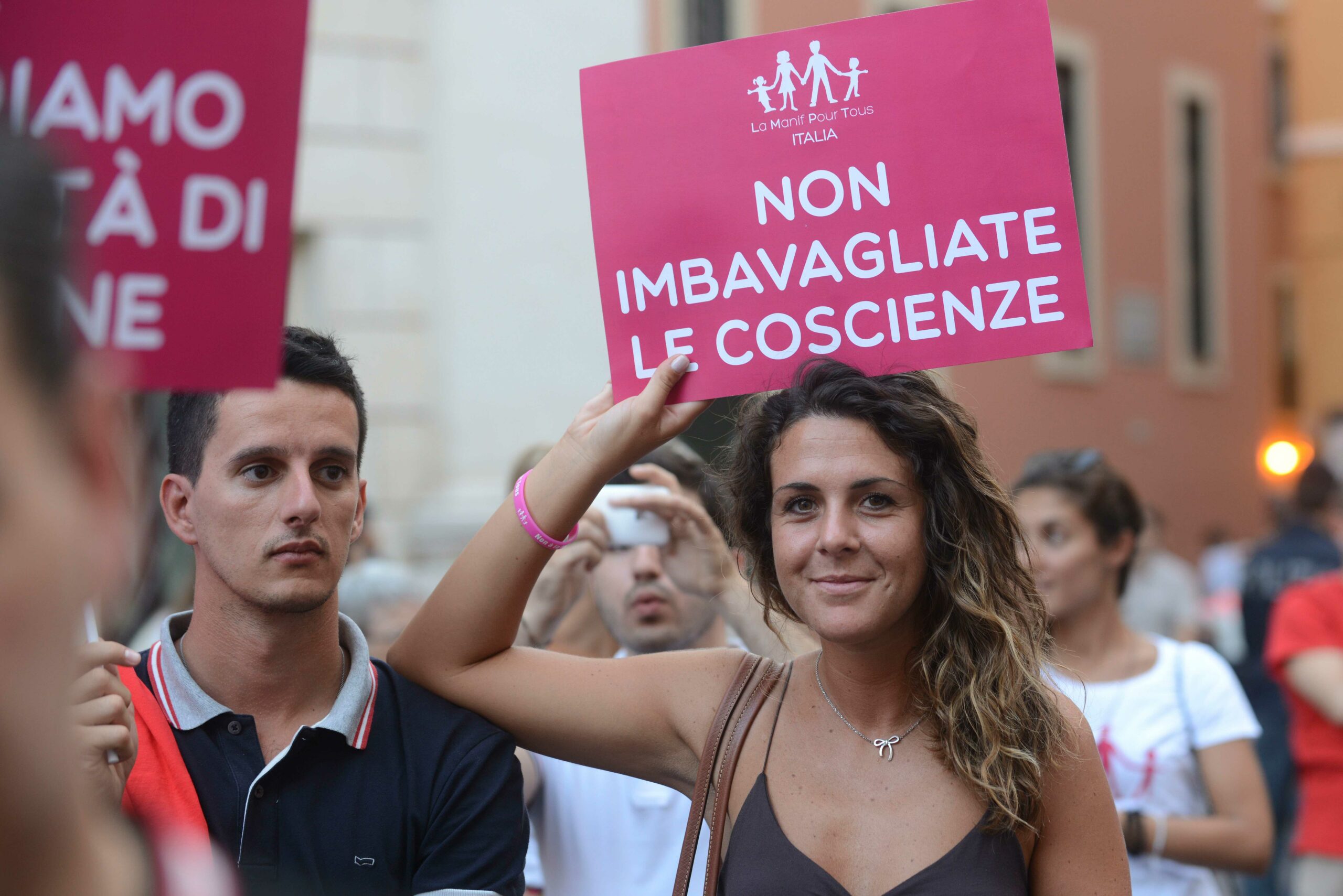 Unioni civili, La Manif Pour Tous Italia: “Il ddl Cirinnà rottama la famiglia”