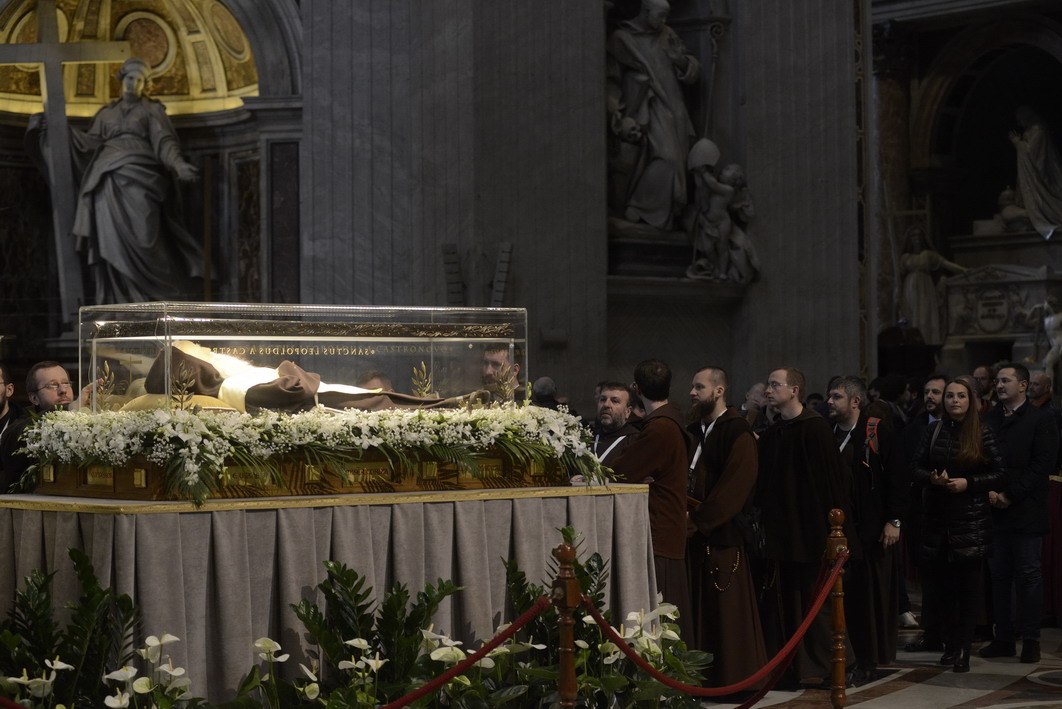 OSTENSIONE DELLE RELIQUIE DI SAN PIO E SAN LEOPOLDO MANDIC