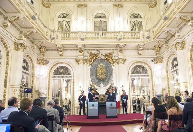 Matteo Renzi e Mauricio Macri