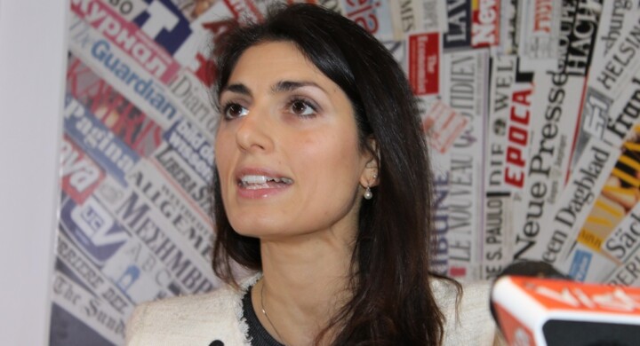 Tutte le mosse moderate di Grillo e Casaleggio con Appendino e Raggi