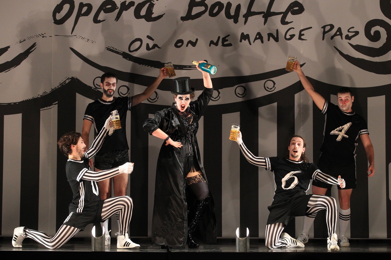 LES CHEVALIERS DE LA TABLE RONDE