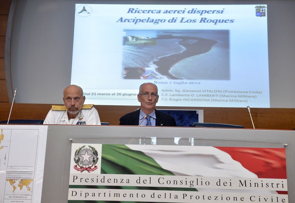Conferenza stampa ritrovamento velivoli scomparsi a Los Roques 2013, Giuseppe De Giorgi e Franco Gabrielli