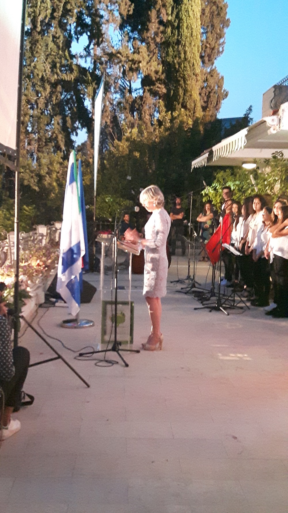 Stefania Giannini alla festa del 2 giugno presso la residenza dell'ambasciatore Francesco Maria Talò