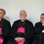 Georg Gaenswein, Paul Richard Gallagher e Monsignor Giovanni Angelo Becciu