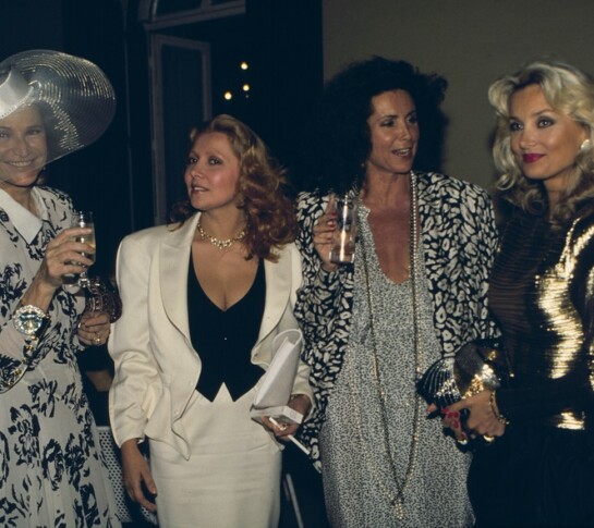 MARINA RIPA DI MEANA CON MARTA MARZOTTO TANIA PETTI BARBARA BOUCHET