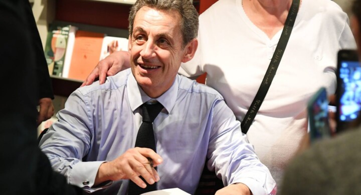 Che cosa dicono i giornali francesi del nuovo libro di Nicolas Sarkozy