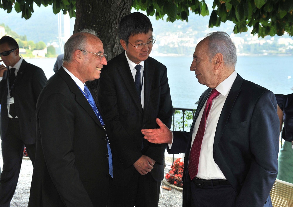 Jacob Frenkel, Zhu Min e Shimon Peres