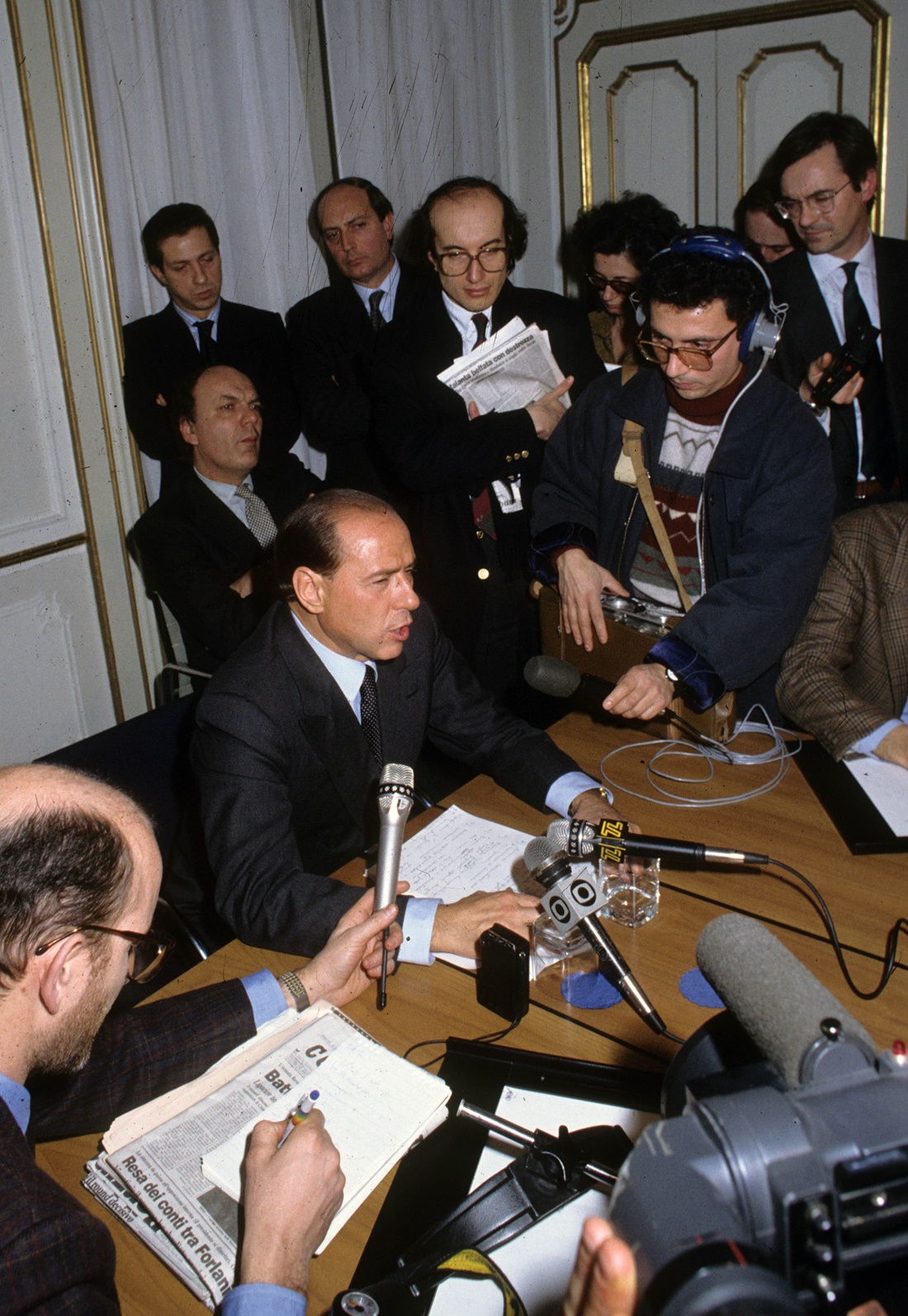 Silvio Berlusconi, conferenza stampa dell'acquisto della Mondadori (1990)