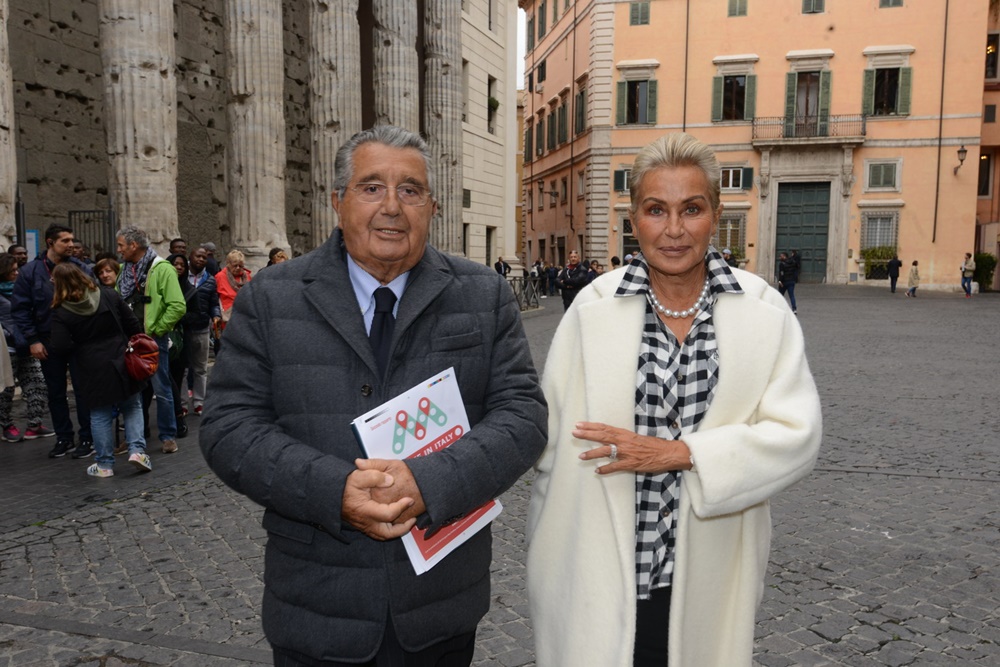 Carlo De Benedetti e la moglie Silvia Monti