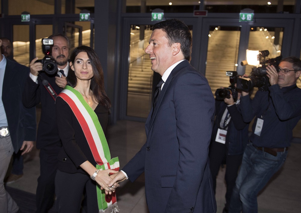 Virginia Raggi con Matteo Renzi all'inaugurazione della Nuvola di Fuksas