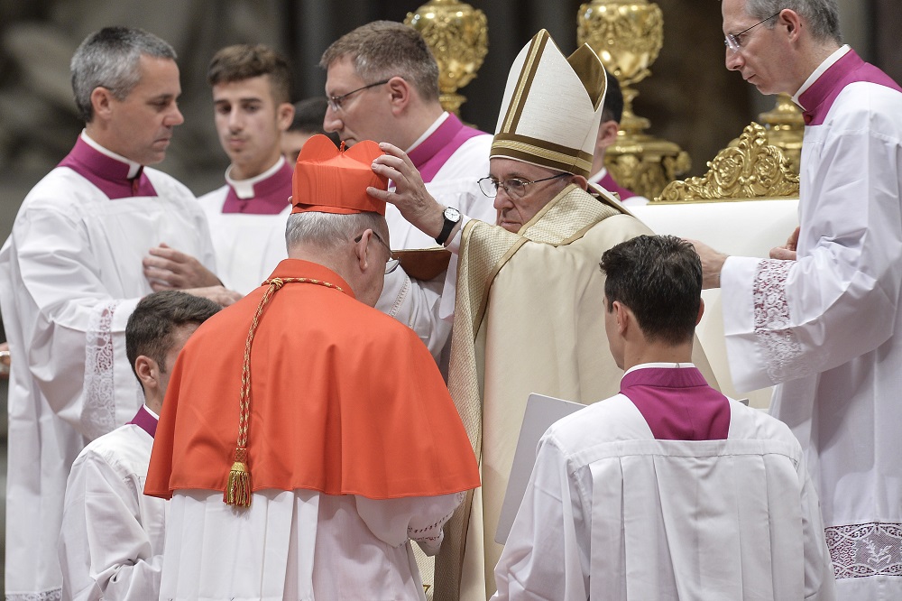 Cardinale Kevin Joseph Farrel e Papa Francesco