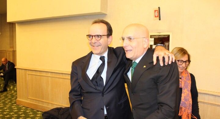 Ecco le staffilate di Stefano Parisi contro Forza Italia di Silvio Berlusconi