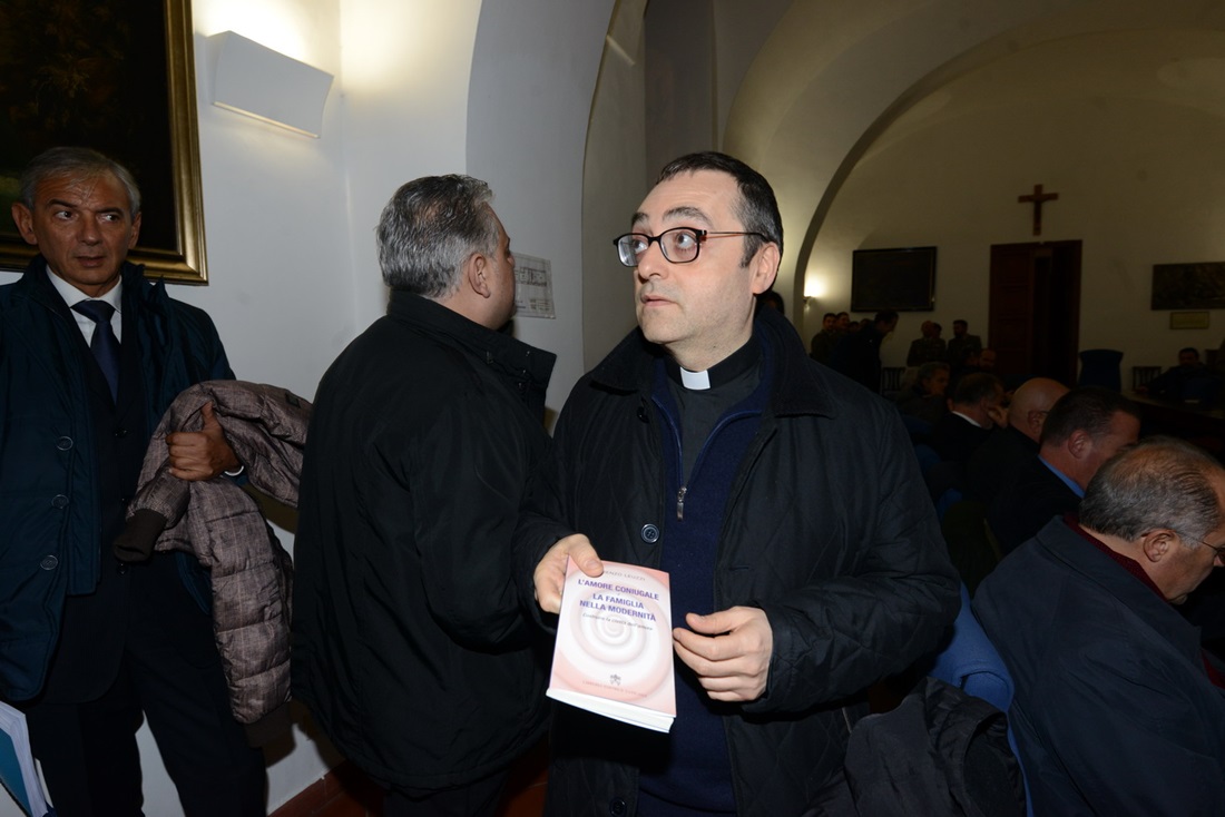 La presentazione del libro di Monsignor Leuzzi