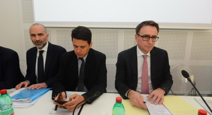 Vaccini Cosa Pensano Governo E Industria Farmaceutica Formiche