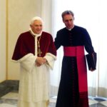Benedetto XVI e Georg Gaenswein (2006)