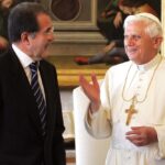 Benedetto XVI riceve in visita Romano Prodi (2006)