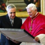 Benedetto XVI con il presidente di Israele Moshe Katsav (2005)