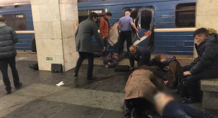 San Pietroburgo, ecco le foto dopo le esplosioni nella metropolitana