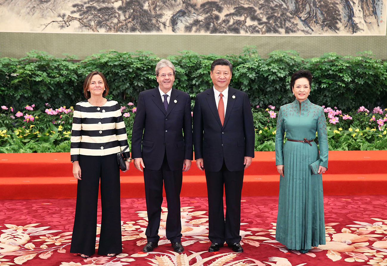 Emanuela Mauro, Paolo Gentiloni, Xi Jinping e Peng Liyuan