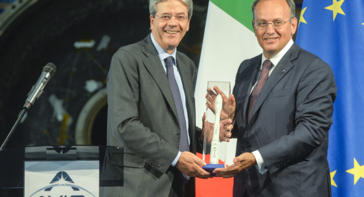 Cosa ha detto Paolo Gentiloni a Colleferro visitando gli stabilimenti di Avio