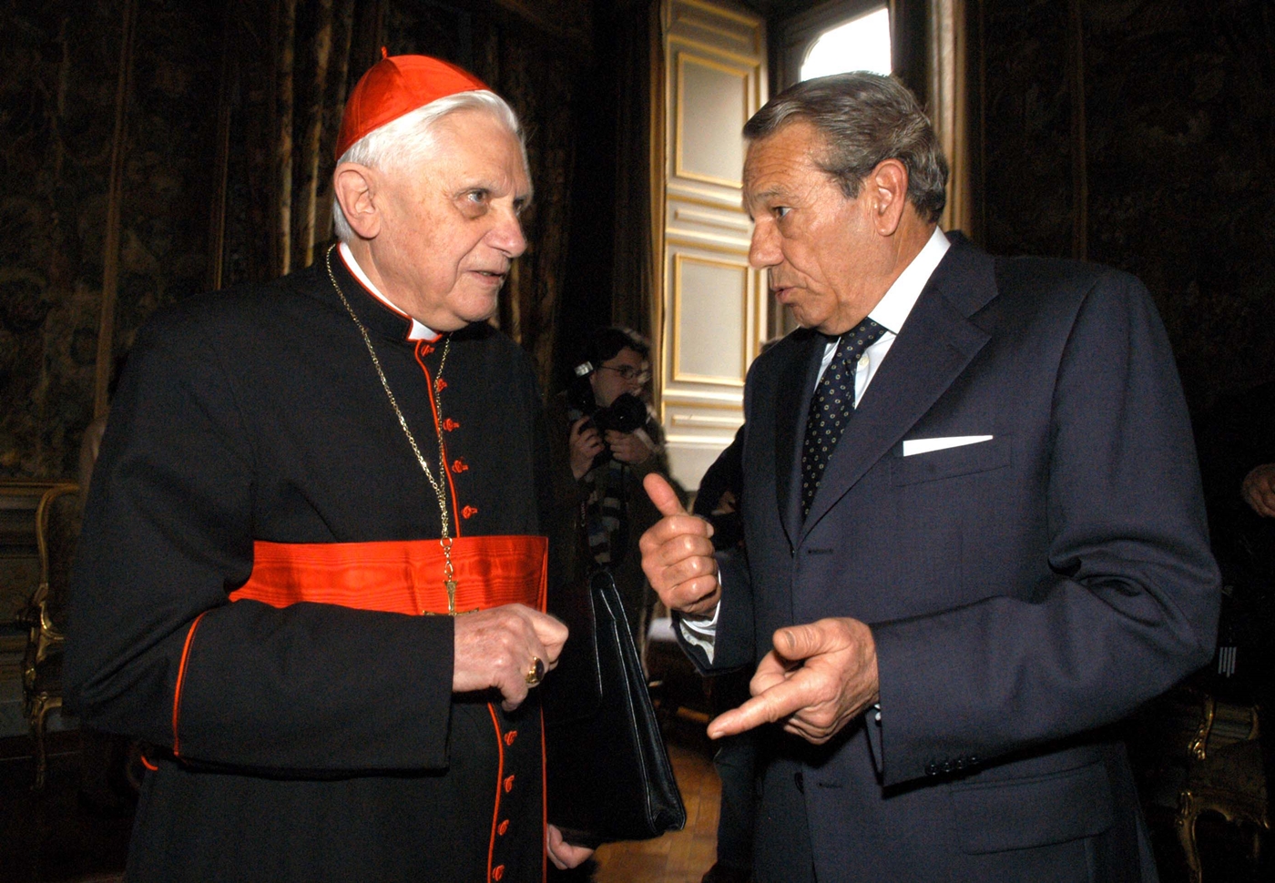 Joaquin Navarro Valls, Joseph Ratzinger (2005)