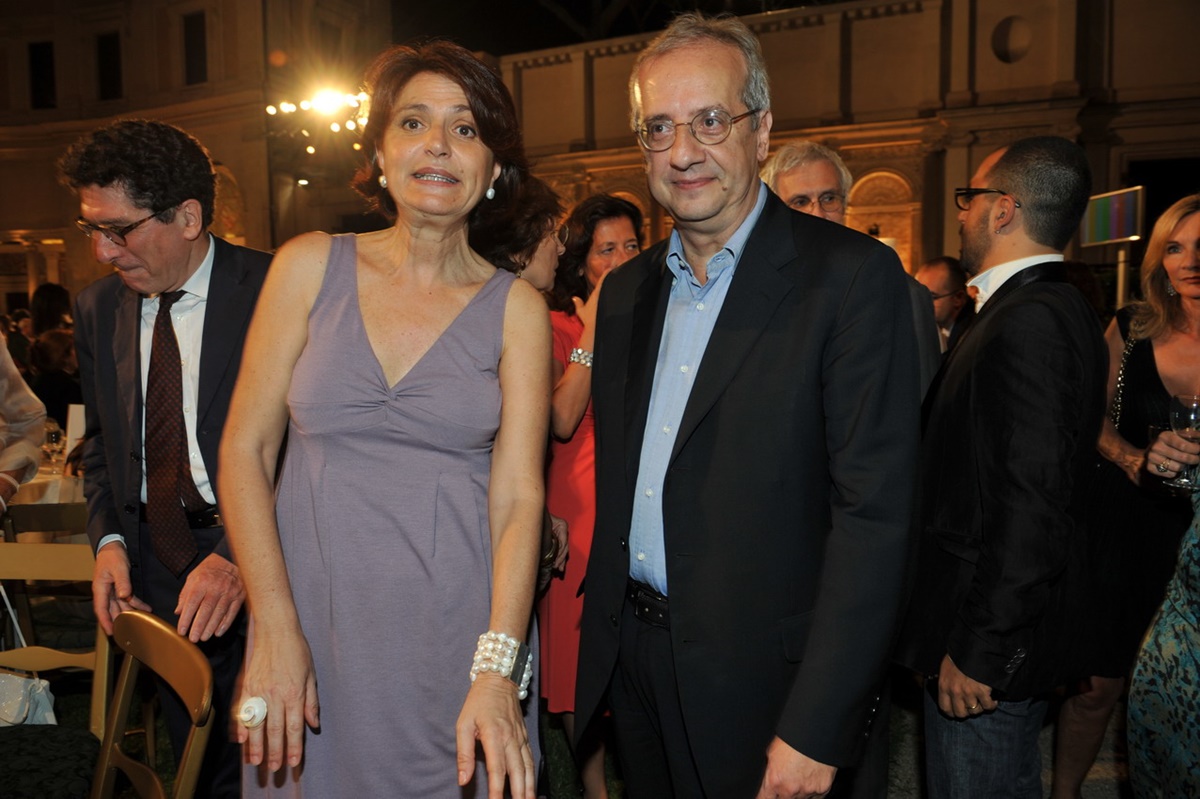 Linda Giuva, Walter Veltroni (2010)