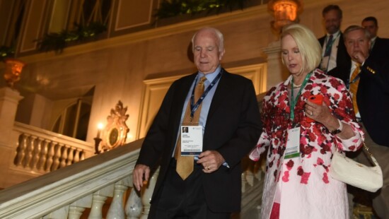 John McCain con la moglie Cindy Hensley