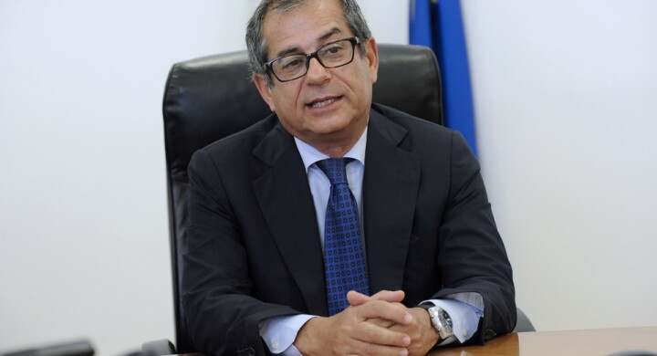 Più crescita con gli investimenti pubblici. Scandizzo e Tria spiegano come