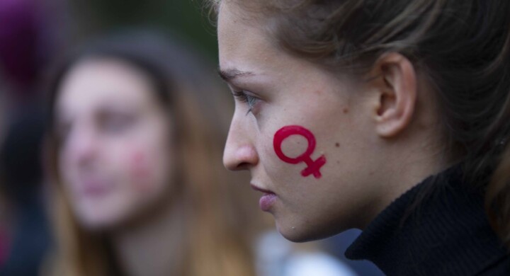 Nuove restrizioni sull’aborto. In Polonia le donne scendono in piazza