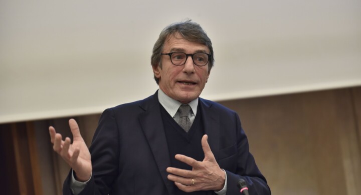 La manovra? Una mannaia sul futuro degli italiani. Parla David Sassoli