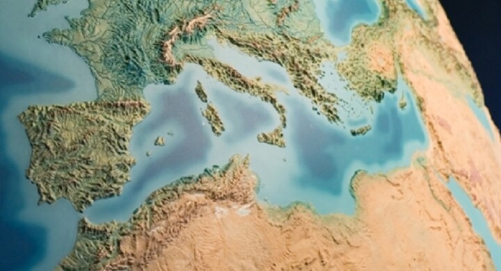 Quali sono (e a che cosa mirano) le potenze che si muovono nel Mediterraneo