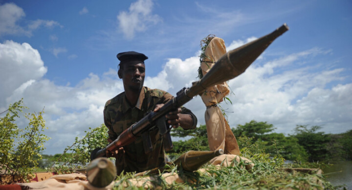 Attentato a Mogadiscio. La lotta fra terroristi in Somalia spiegata dal generale Arpino