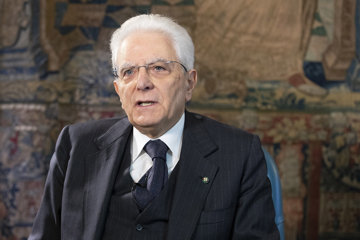 Italiani Non Siete Soli Gli Auguri Di Pasqua Del Presidente Mattarella Formiche Net