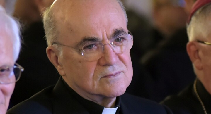Cina, il Vaticano sta sbagliando. Mons. Viganò spiega perché Pompeo ha ragione