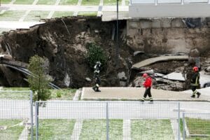 Enorme voragine all’Ospedale del Mare a Napoli. Tutte le foto