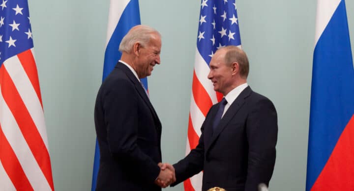 Ucraina, è alta tensione! Biden chiama Putin (e allerta la Nato)