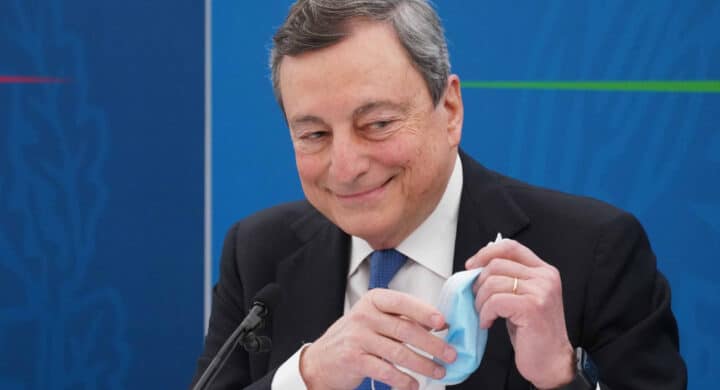 I 100 giorni di Draghi promossi dal prof Pasquino, ma…