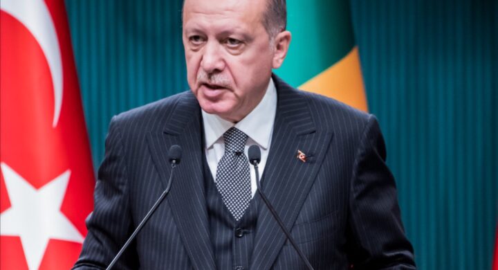 Attentato in Turchia. Pkk o altri terroristi? L’analisi di Dambruoso e Conti 