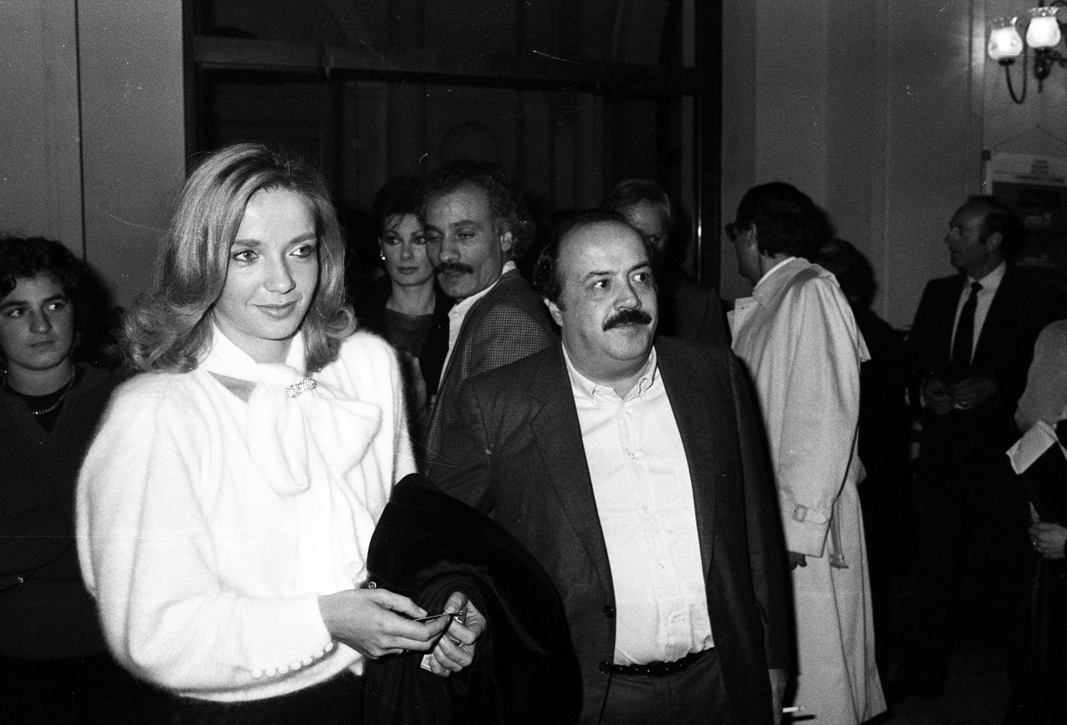 Simona Izzo, Maurizio Costanzo (1985)
