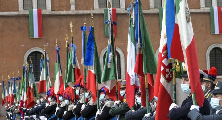 Italiani più nazionalisti, abbastanza europeisti, fiduciosi nelle Forze Armate