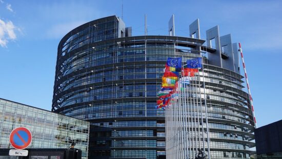 Big Tech, il Parlamento Ue approva il Dma: in arrivo i limiti (dopo il confronto)