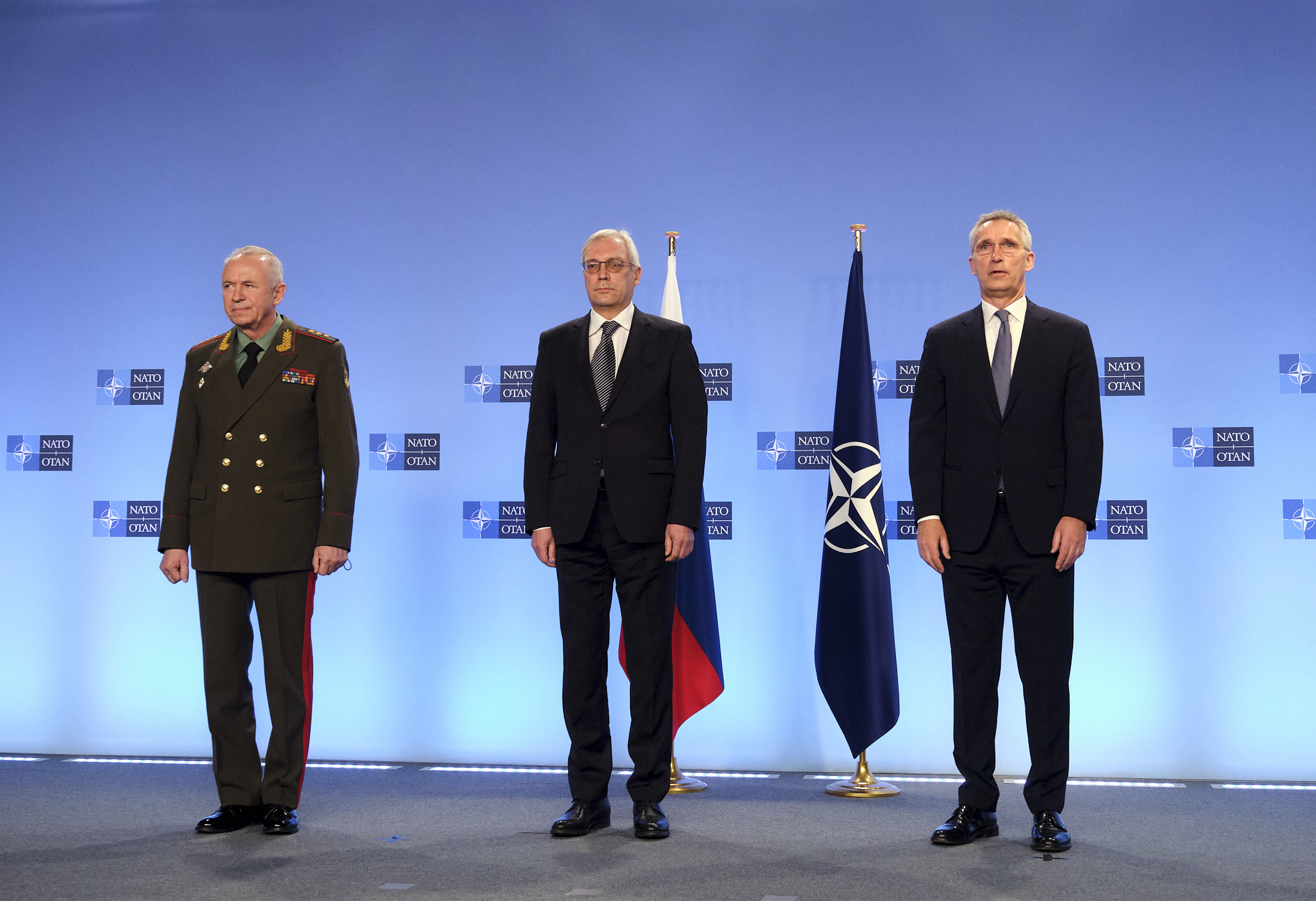 Переговоры с нато. НАТО И Россия. Совещание НАТО. Совет безопасности НАТО. НАТО фото.
