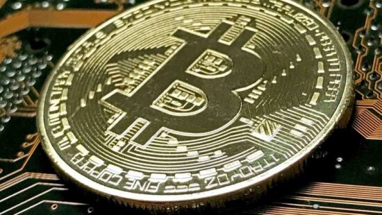 Perchè l’Ue dovrebbe bandire i bitcoin, secondo un regolatore