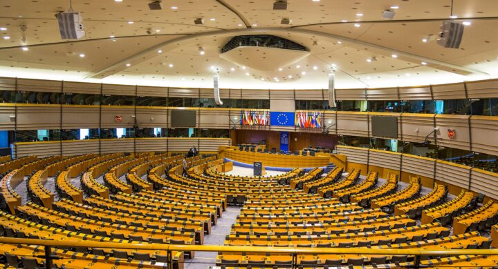 Il Parlamento Ue approva il Dsa. Rivoluzione tech in vista