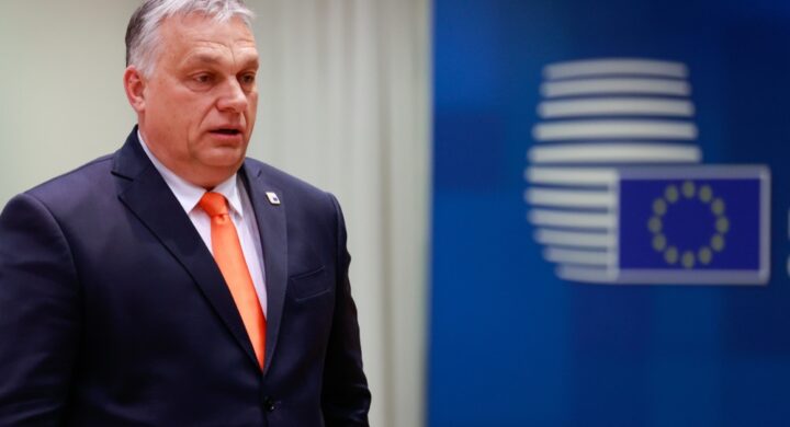 Occhio a Orbán e ai suoi rapporti con Putin e Xi. Scrive Mayer