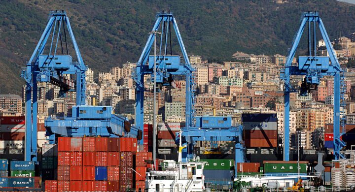 Mire cinesi sul porto di Genova. Cosco si fa avanti per le aree ex Ilva